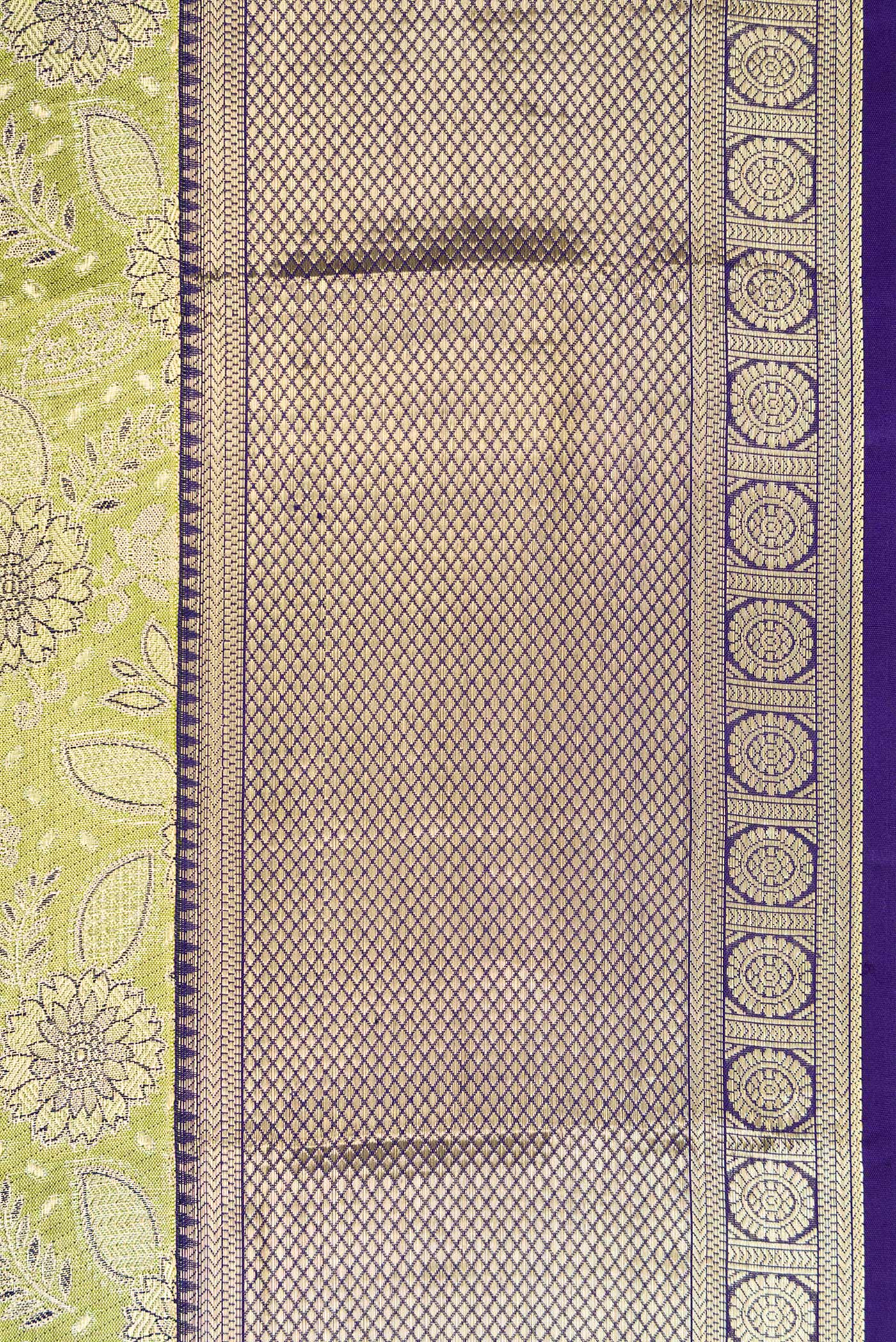 Border image of Pista Green Dual Tone Kanchipuram Tissue Silk Saree with Zari Brocade on the body and Zari Border. 