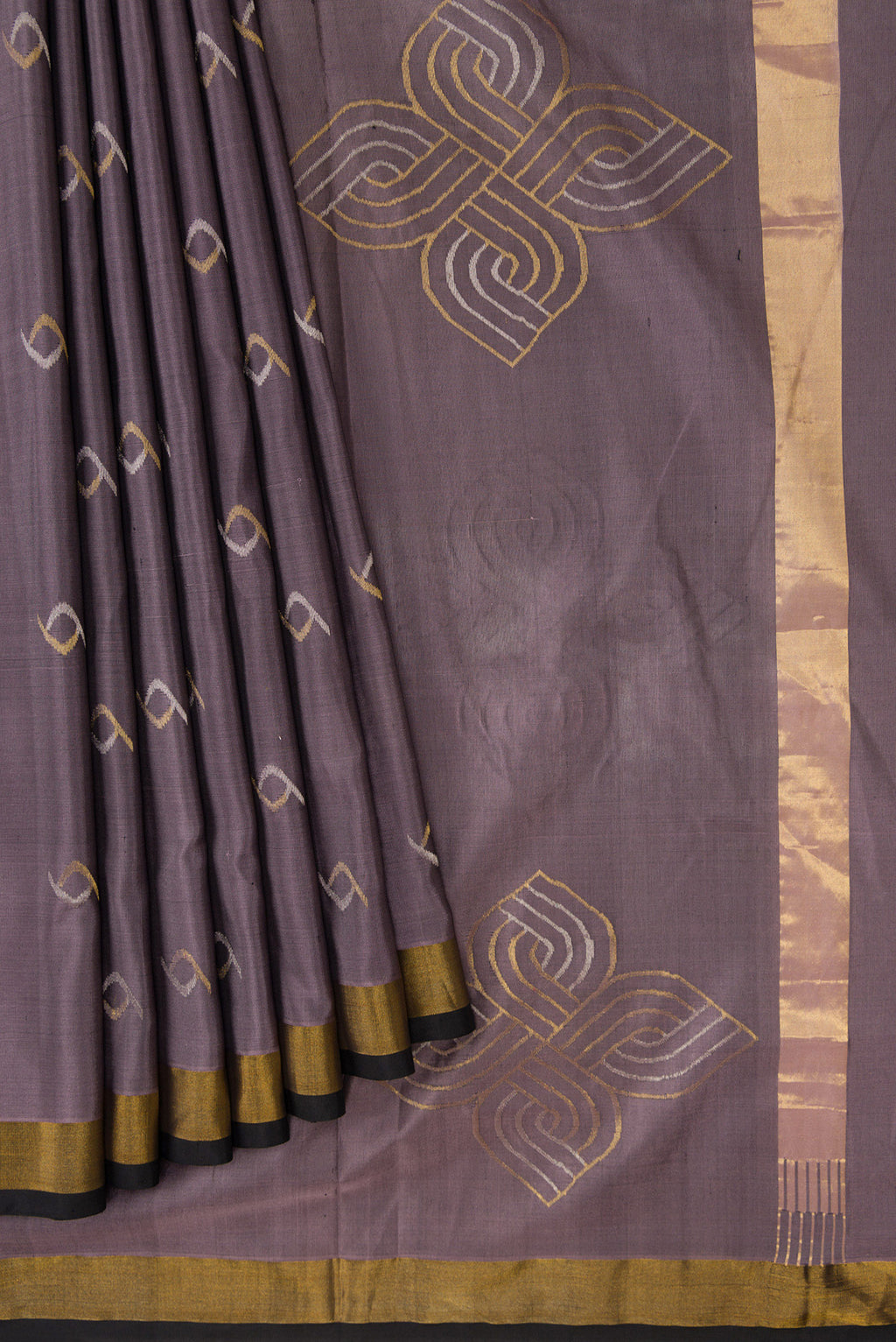Pleats and pallu of Lavender Dual Tone Soft Silk Saree with Zari Butta on the body and Zari Border. 