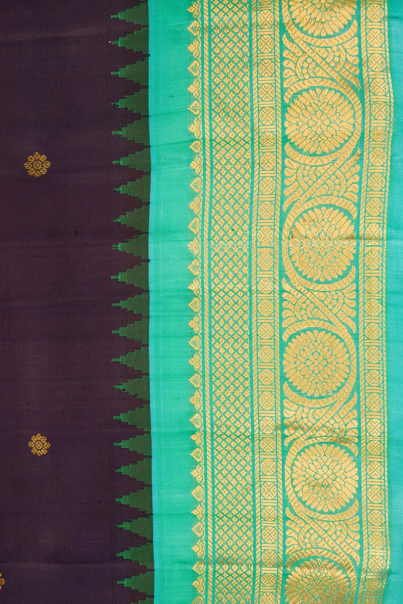 Border image of Navy Blue Dual Tone Gadwal Silk Saree with Zari And Thread Butta on the body and Zari Border. 