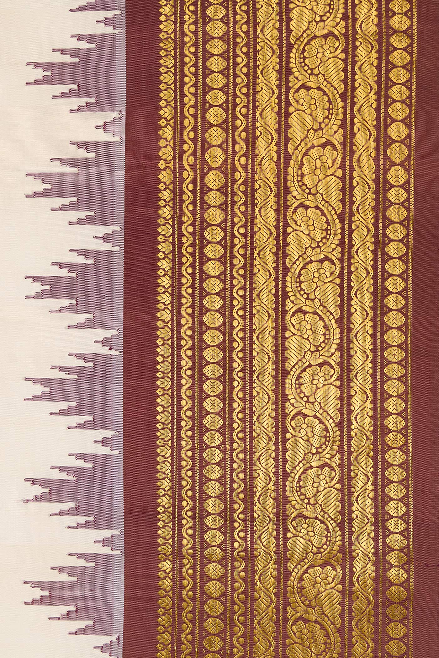 Border image of Beige Dual Tone Gadwal Silk Saree with Zari Butta on the body and Zari Border. 