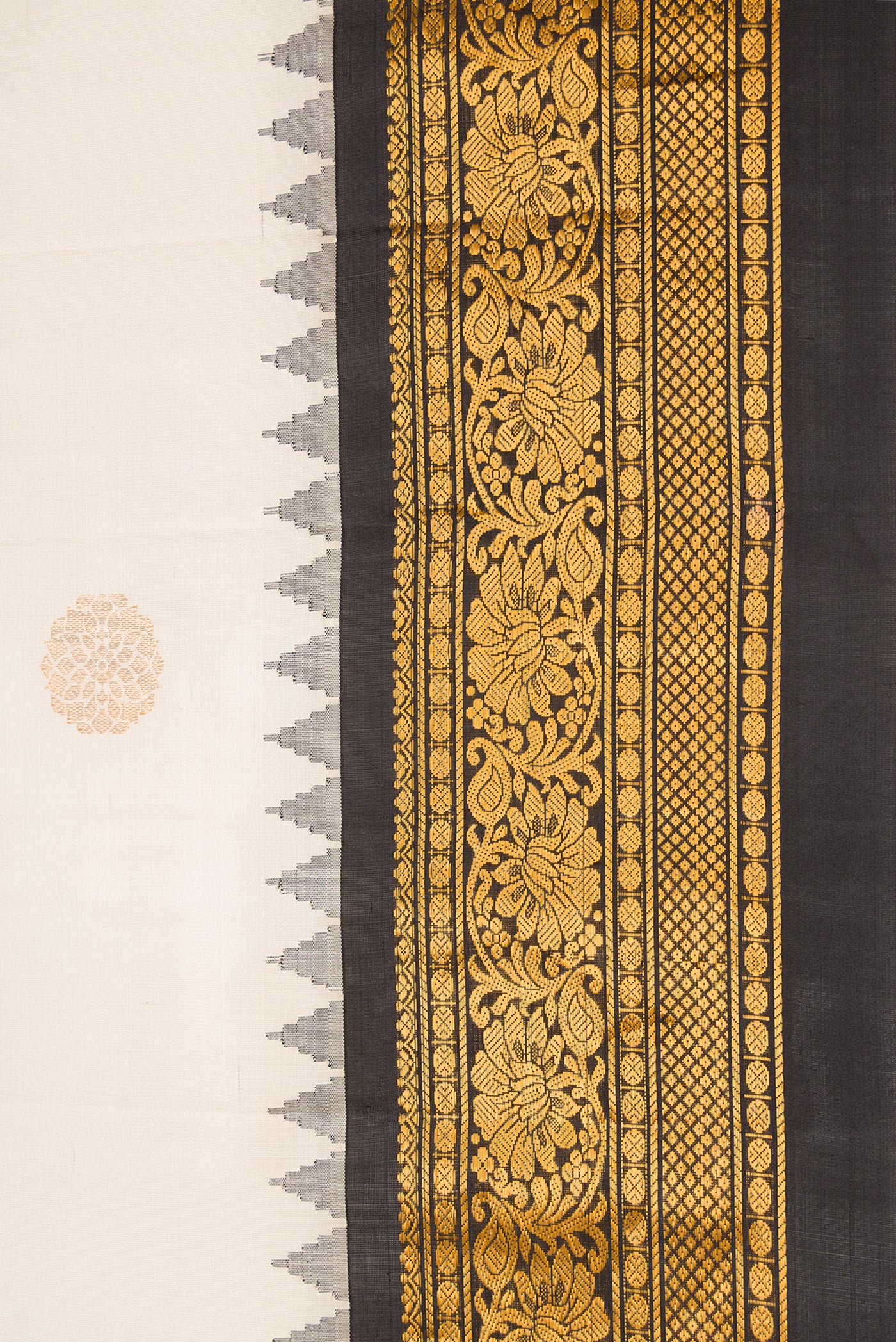 Border image of Beige Dual Tone Gadwal Silk Saree with Zari Butta on the body and Zari Border. 