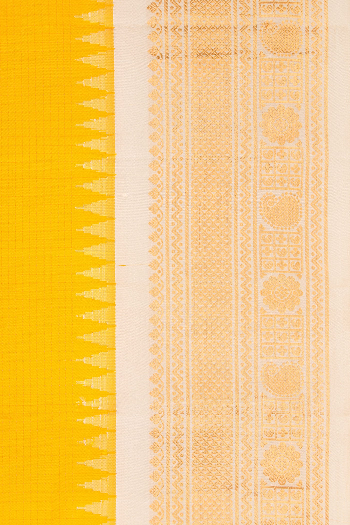 Border image of Yellow Dual Tone Gadwal Silk Saree with Zari Butta on the body and Zari Border. 