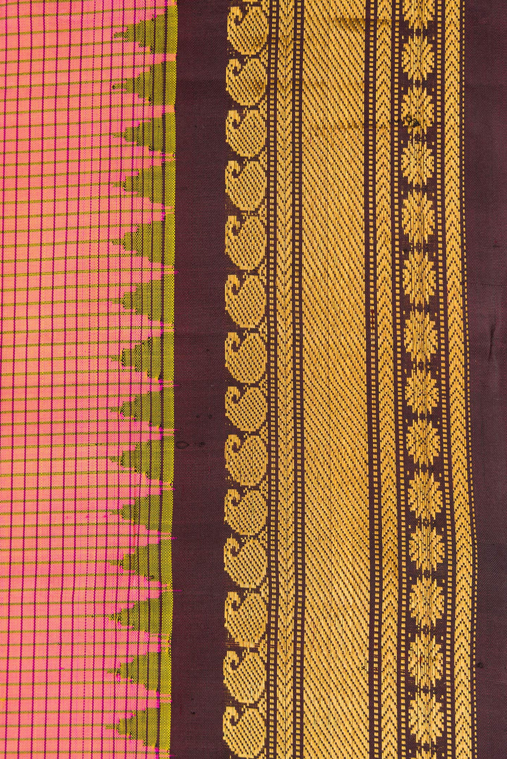 Border image of Pink Dual Tone Gadwal Silk Saree with Zari Butta on the body and Zari Border. 