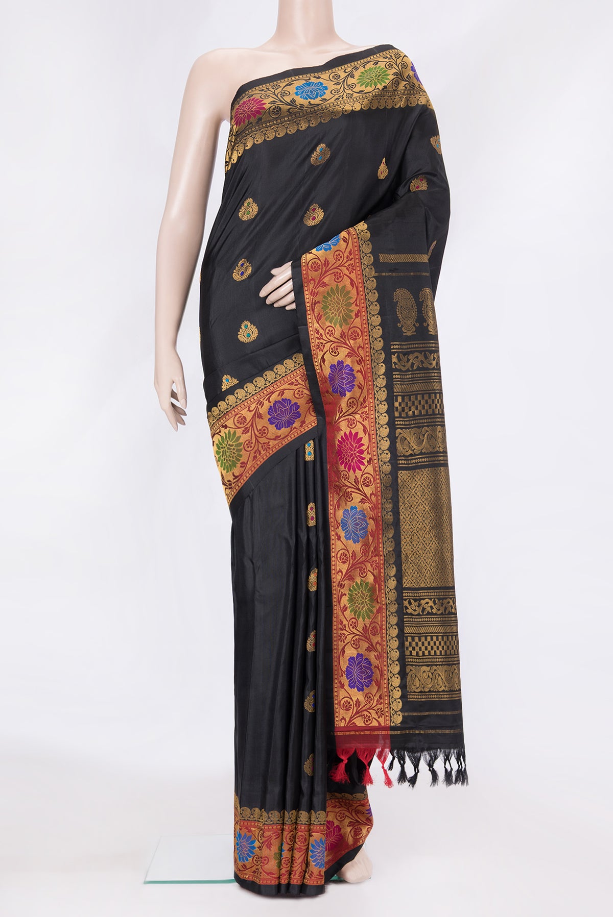 Black Dual Tone Gadwal Silk Saree with Zari And Thread Butta on the body and Zari Border.  displayed on a mannequin