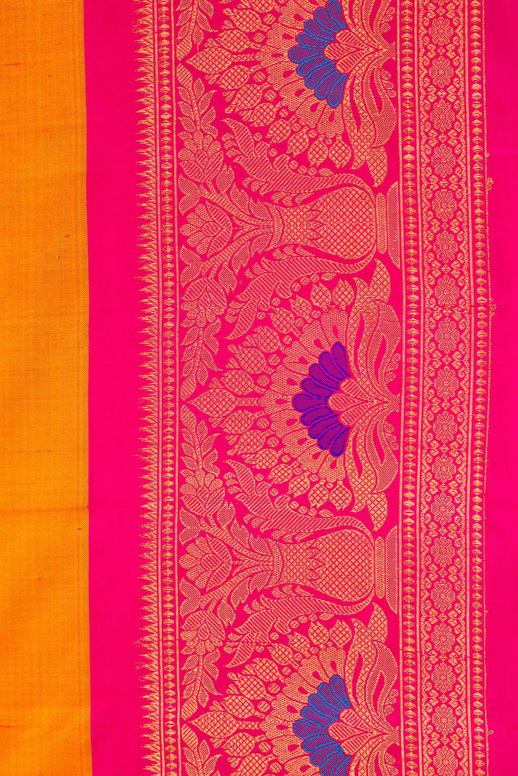 Border image of Mustard Dual Tone Gadwal Silk Saree with Zari Butta on the body and Zari Border. 