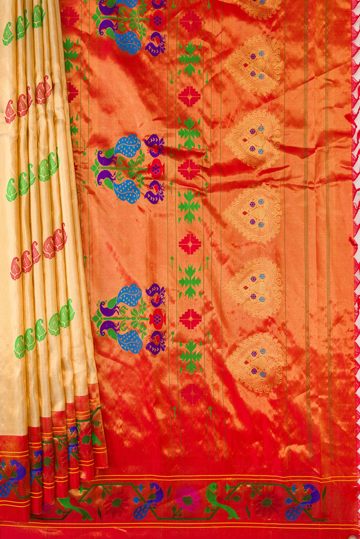 Pleats and pallu of Gold Dual Tone Gadwal Silk Saree with Zari And Thread Butta on the body and Zari And Thread Border. 