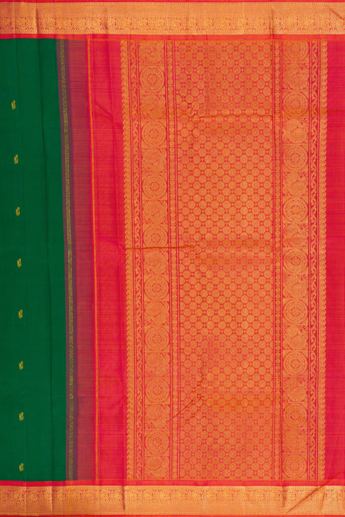 Close up image of the pallu of Green Dual Tone Kanjivaram Silk Saree with Zari Butta on the body and Zari Border. 