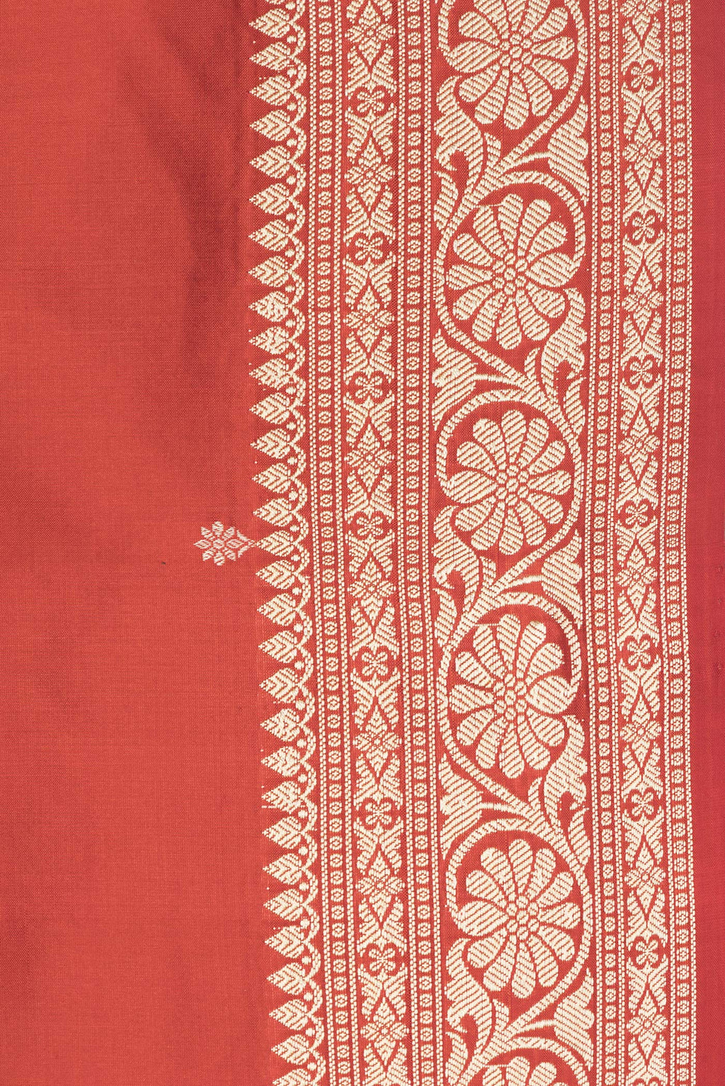 Border image of Brick Orange Dual Tone Banarasi Silk Saree with Thread Butta on the body and Thread Border. 