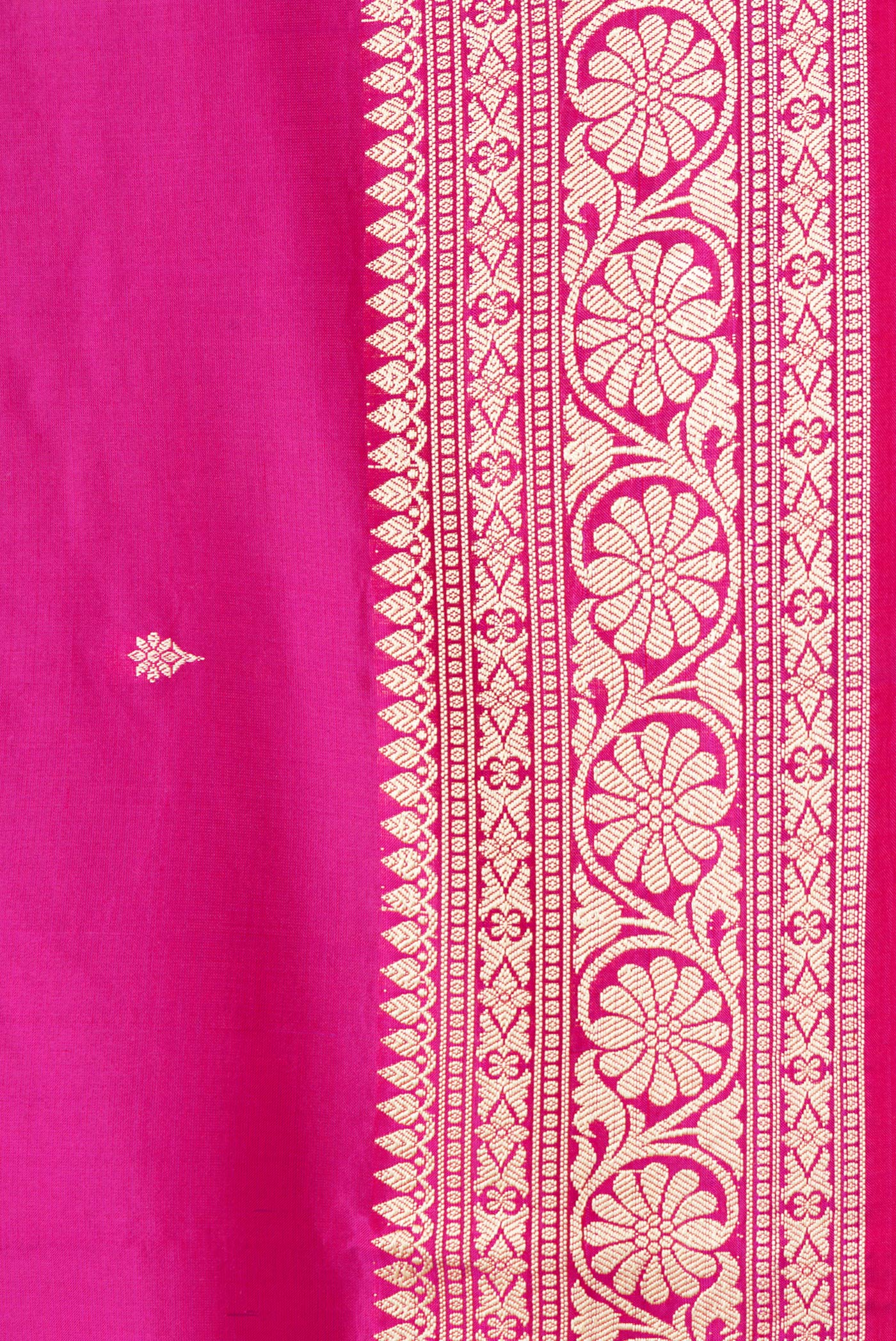 Border image of Pink Dual Tone Banarasi Silk Saree with Thread Butta on the body and Thread Border. 