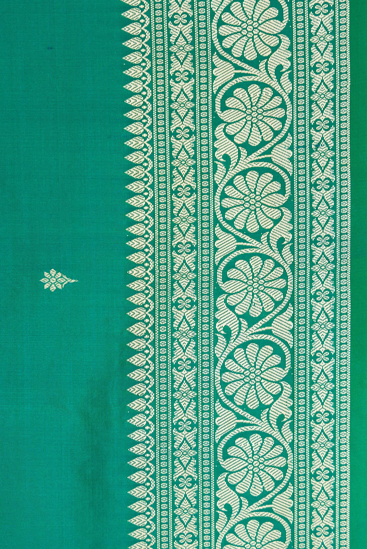 Border image of Peacock Blue Dual Tone Banarasi Silk Saree with Thread Butta on the body and Thread Border. 