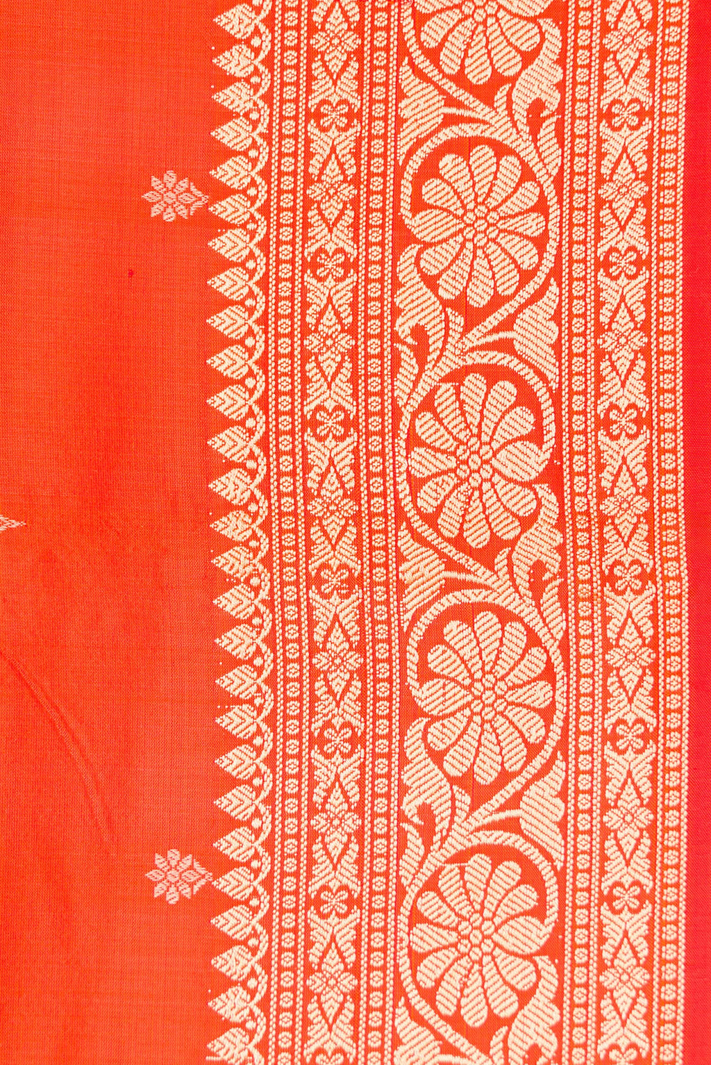 Border image of Orange Dual Tone Banarasi Silk Saree with Thread Butta on the body and Thread Border. 