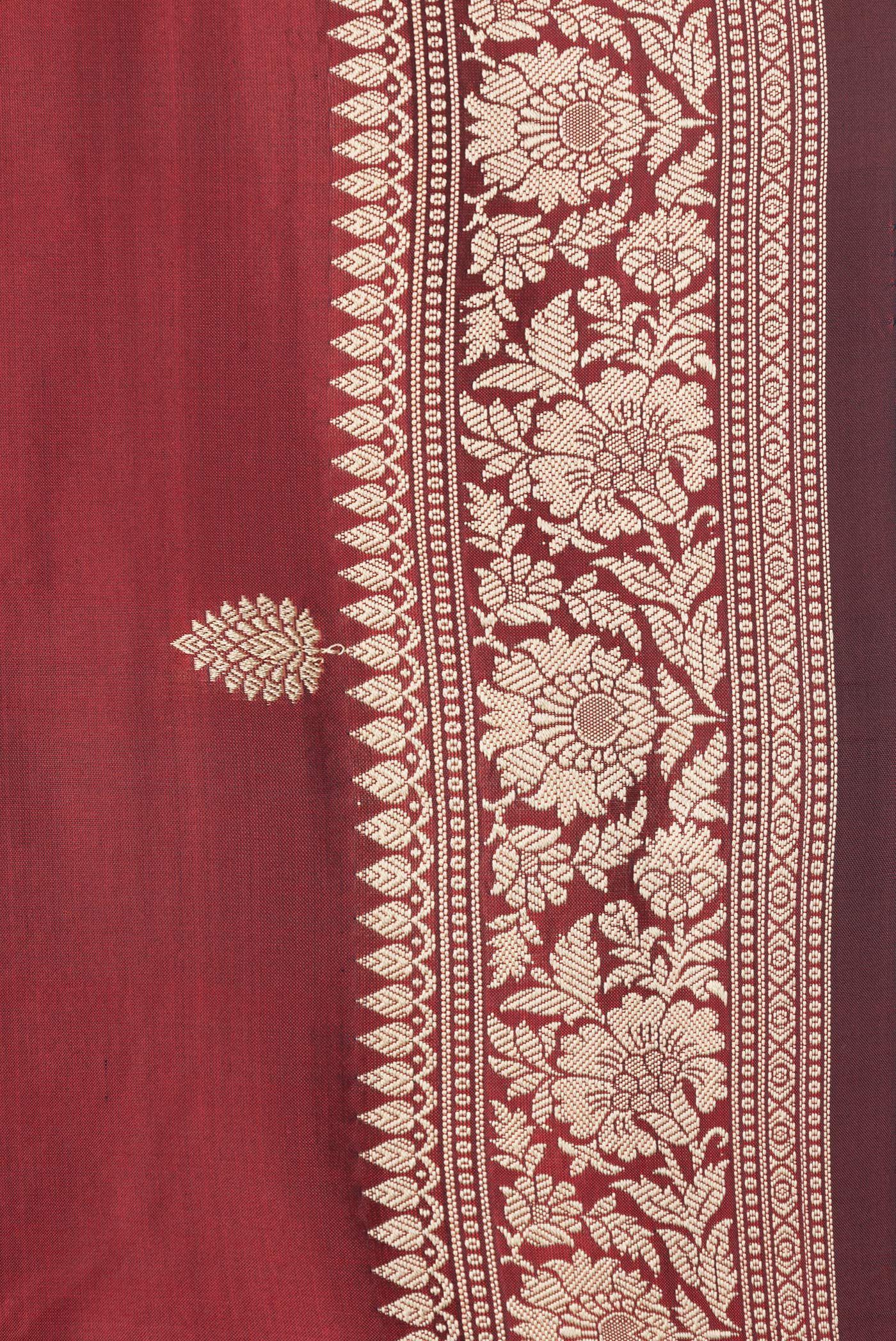 Border image of Maroon Dual Tone Banarasi Silk Saree with Thread Butta on the body and Thread Border. 