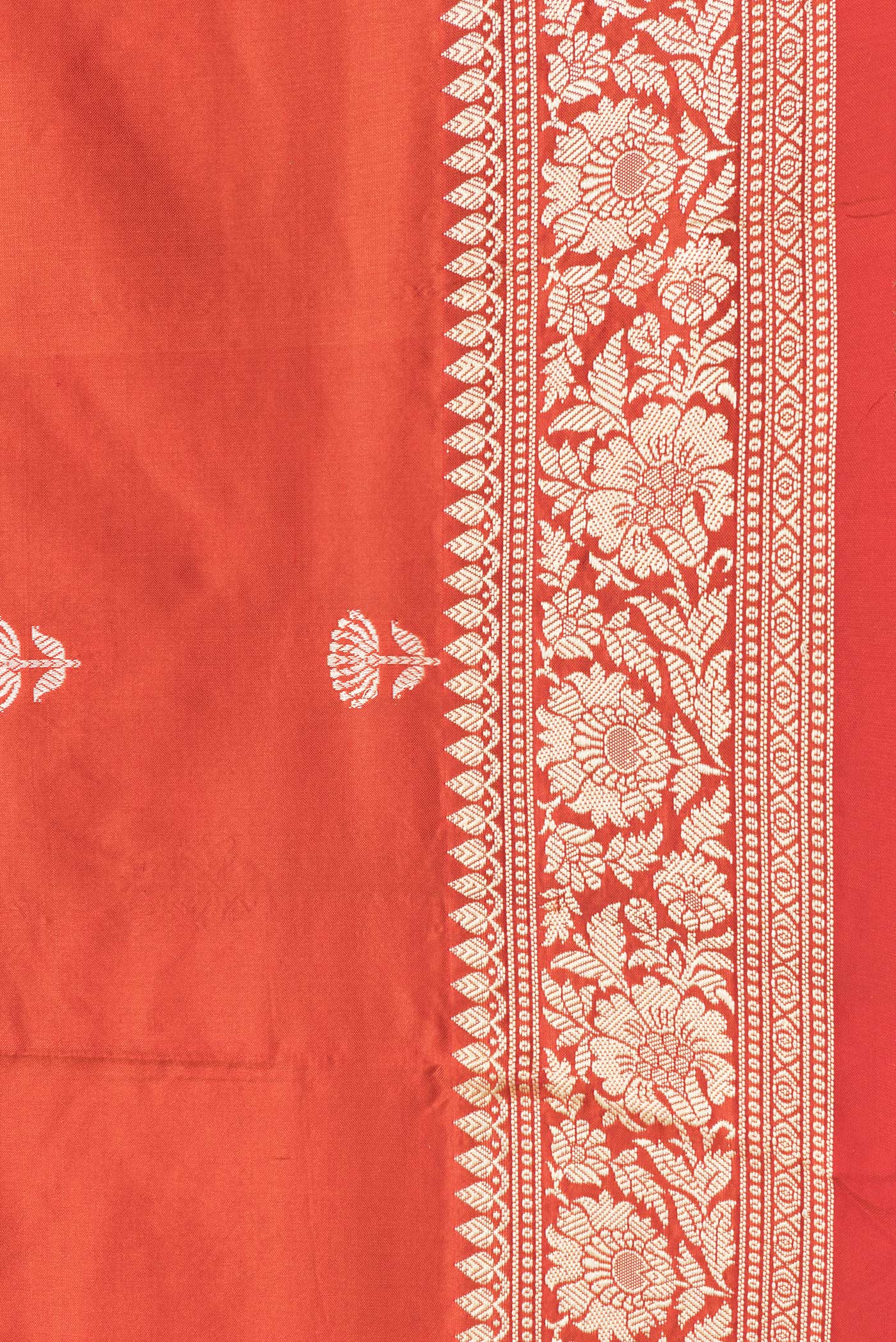 Border image of Red Dual Tone Banarasi Silk Saree with Thread Butta on the body and Thread Border. 