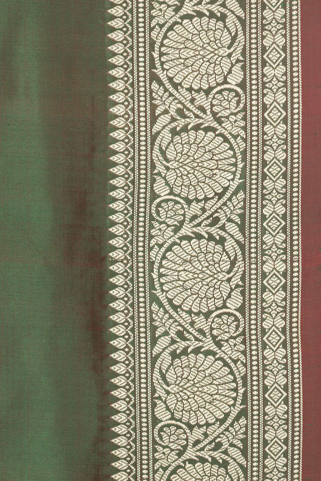 Border image of Green Dual Tone Banarasi Silk Saree with Thread Butta on the body and Thread Border. 