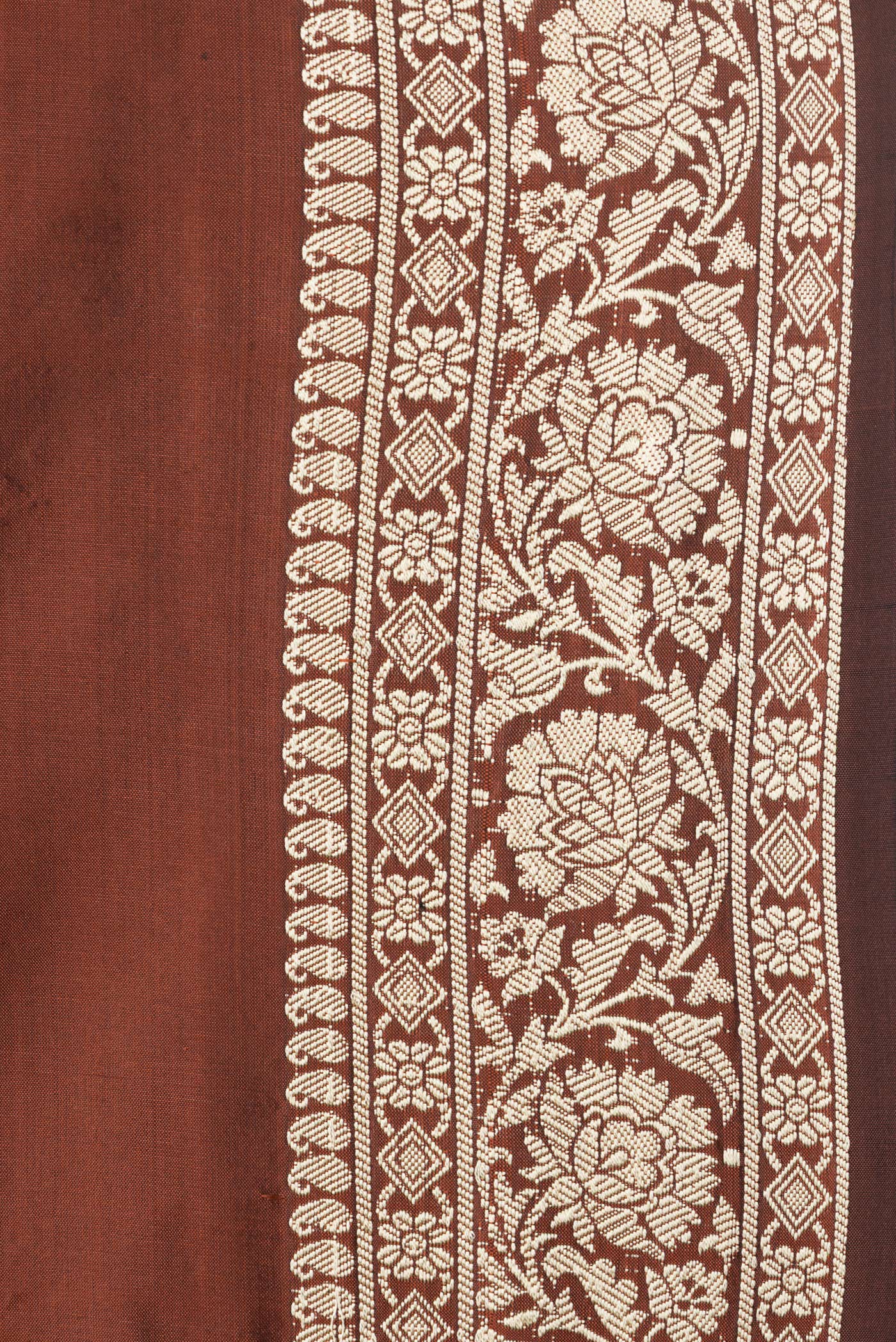 Border image of Brown Dual Tone Banarasi Silk Saree with Thread Butta on the body and Thread Border. 