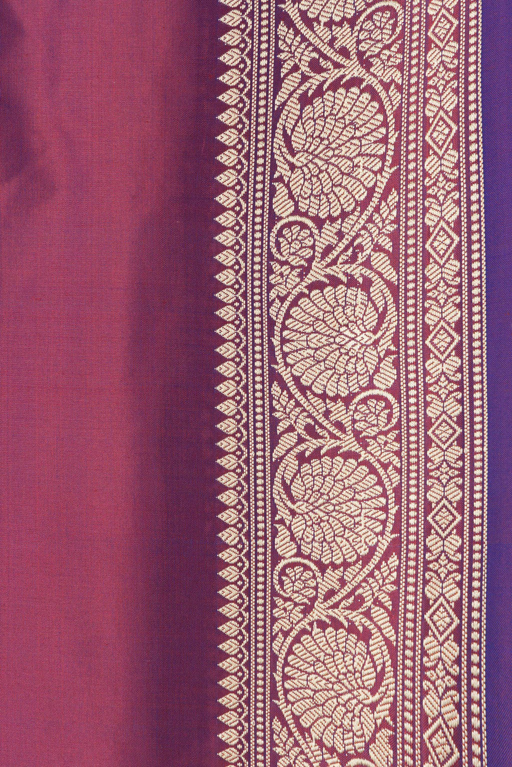 Border image of Purple Dual Tone Banarasi Silk Saree with Thread Butta on the body and Thread Border. 