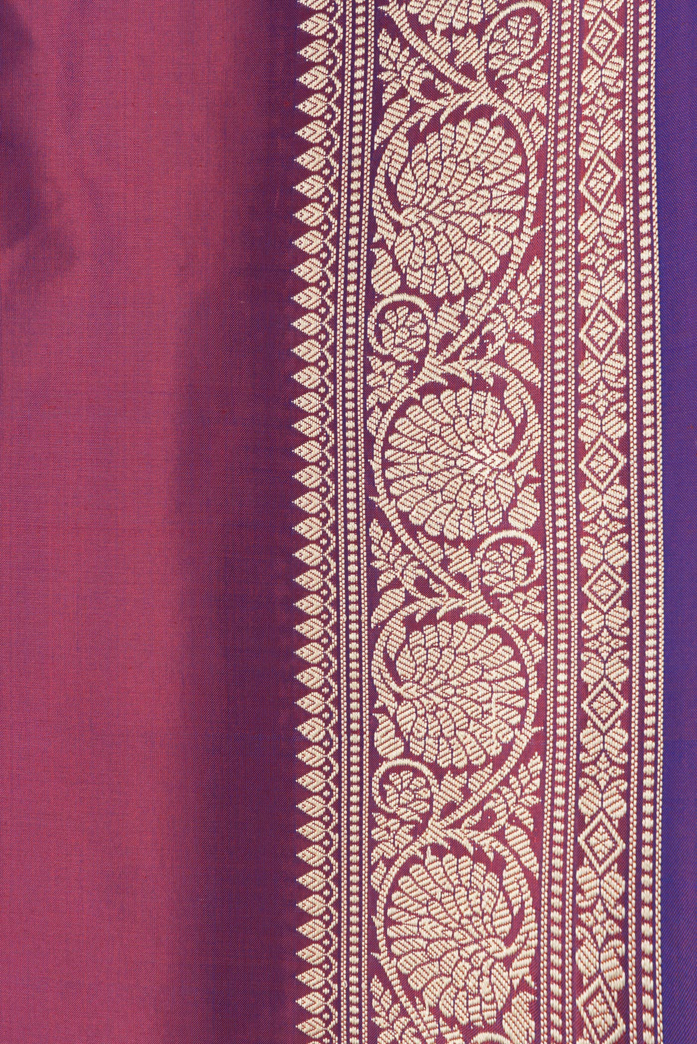 Border image of Purple Dual Tone Banarasi Silk Saree with Thread Butta on the body and Thread Border. 