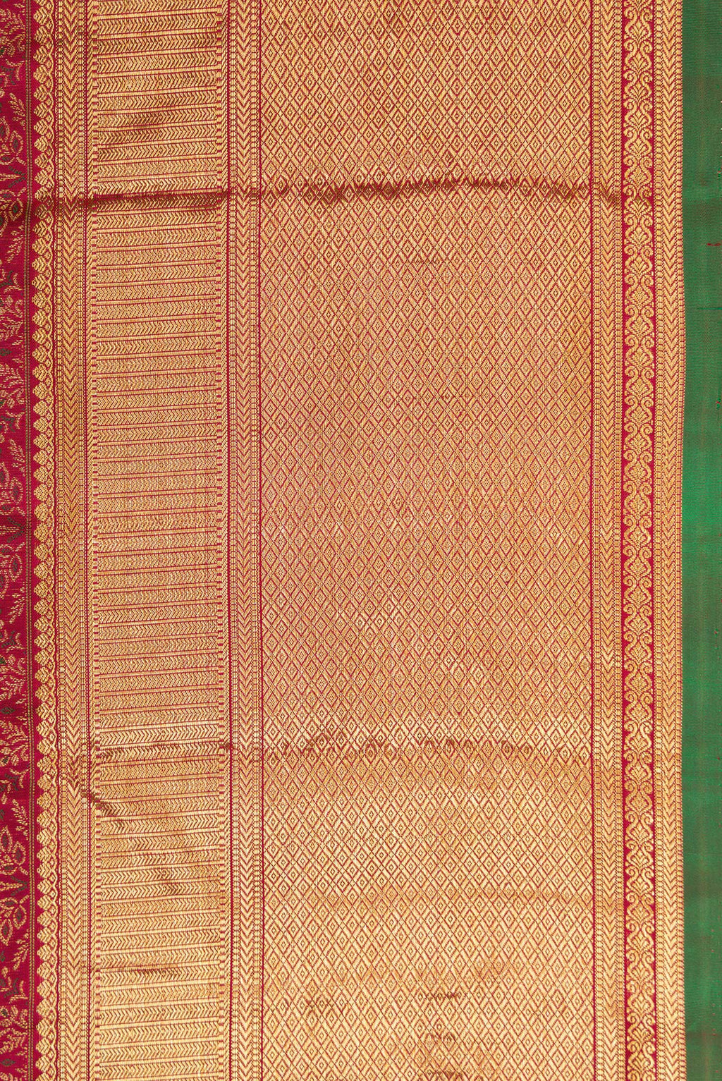 Border image of Maroon Dual Tone Kanchipuram Silk Saree with Zari Brocade on the body and Zari Border. 