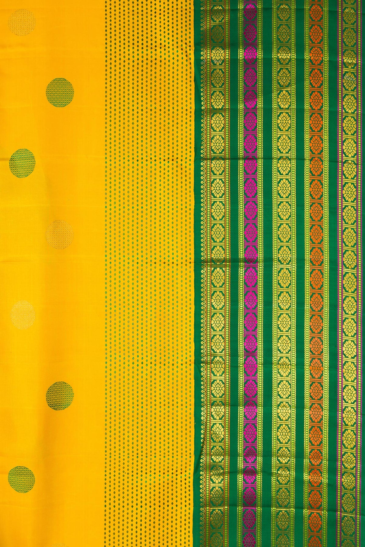 Border image of Pure Silk Pure Zari Yellow Dual Tone Kanchipuram Saree with Zari And Thread Butta on the body and Fancy Border. 