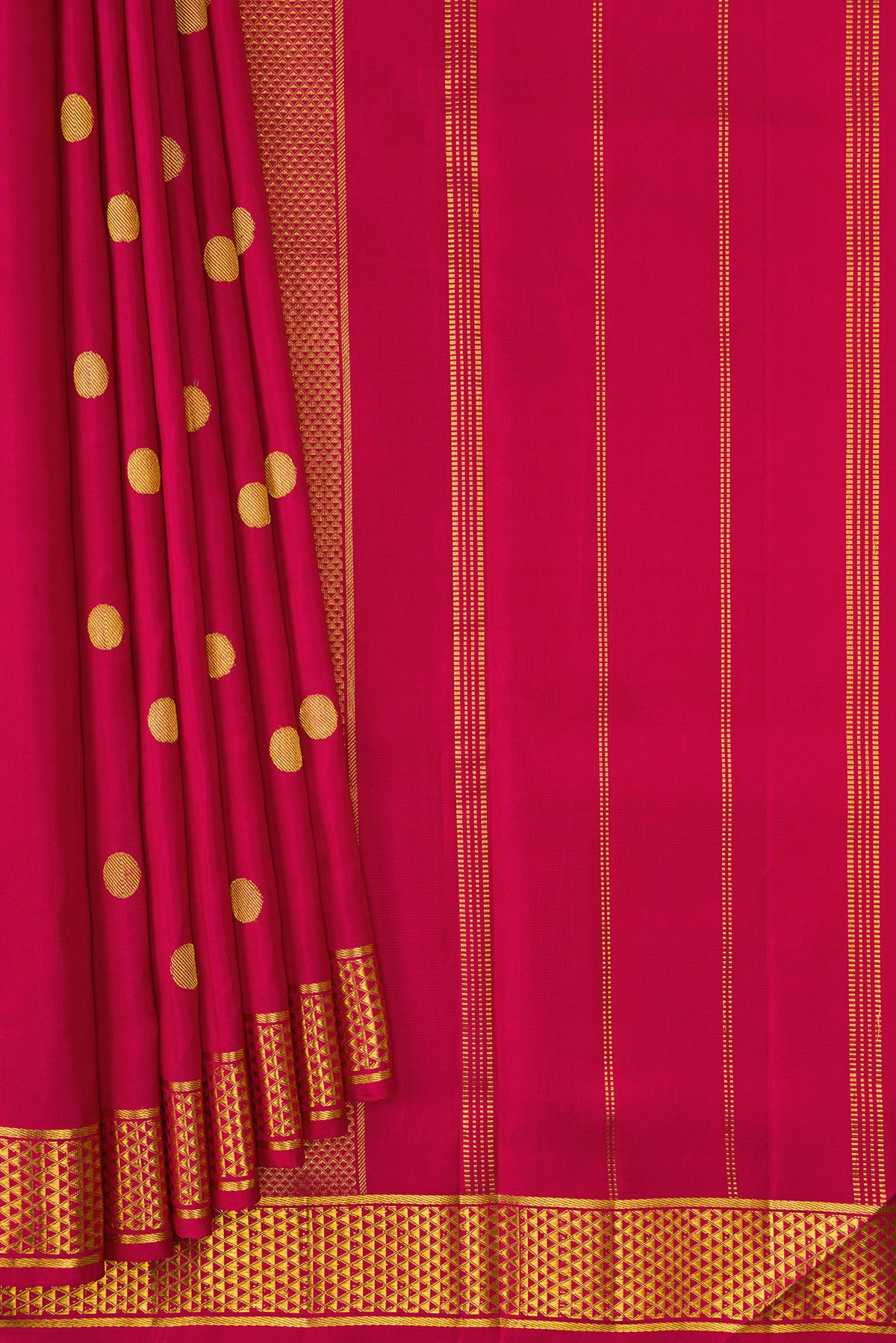 Pleats and pallu of Pure Silk Pure Zari Maroon Dual Tone Kanjivaram Nine Yards Saree with Zari Butta on the body and Zari Border. 