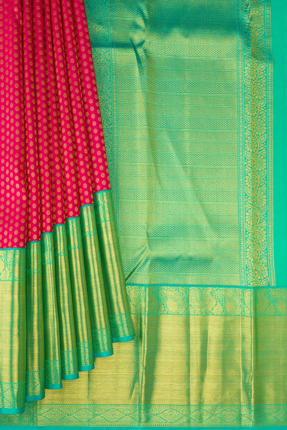 Pleats and pallu of Pure Silk Pink Kanjivaram Saree with Zari Brocade on the body and Zari Border. 