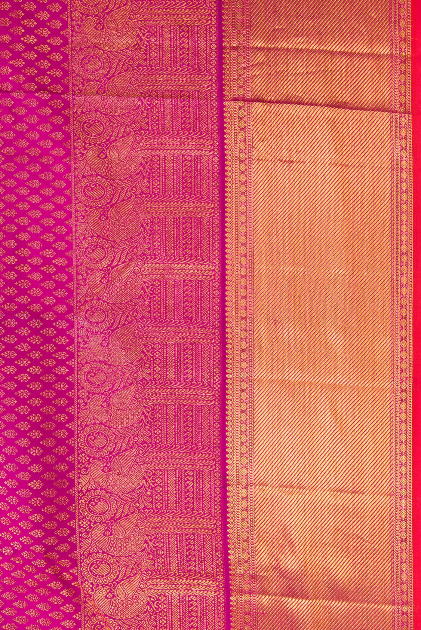 Border image of Magenta Dual Tone Kanjivaram Silk Saree with Zari Brocade on the body and Zari Border. 