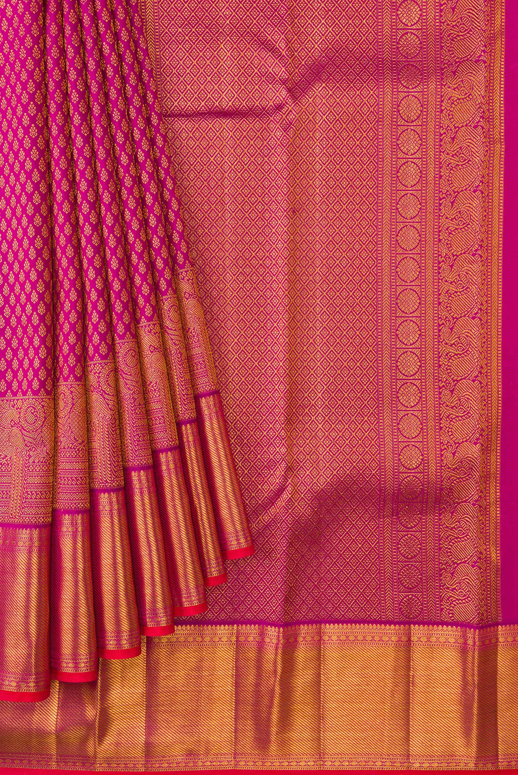 Pleats and pallu of Magenta Dual Tone Kanjivaram Silk Saree with Zari Brocade on the body and Zari Border. 