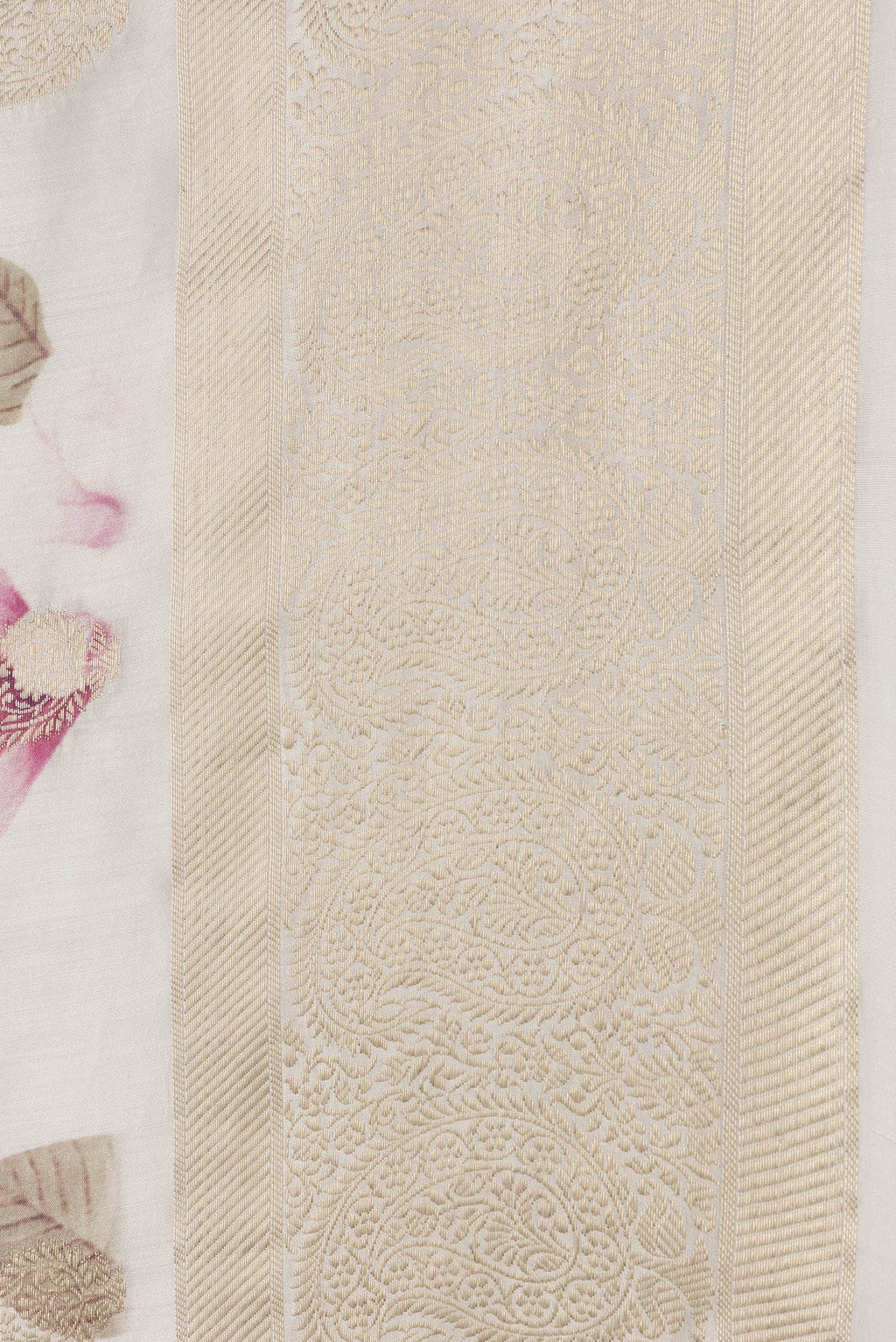 Border image of Beige Dual Tone Chanderi Silk Saree with Zari Butta on the body and Zari Border. 