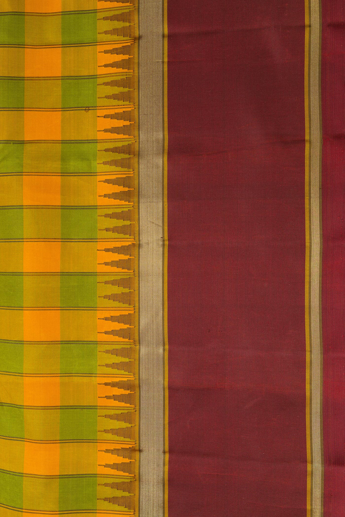 Border image of Pure Silk Pure Zari Green and Yellow Color Kanchipuram Saree with Checked design on the body and Temple Border. 