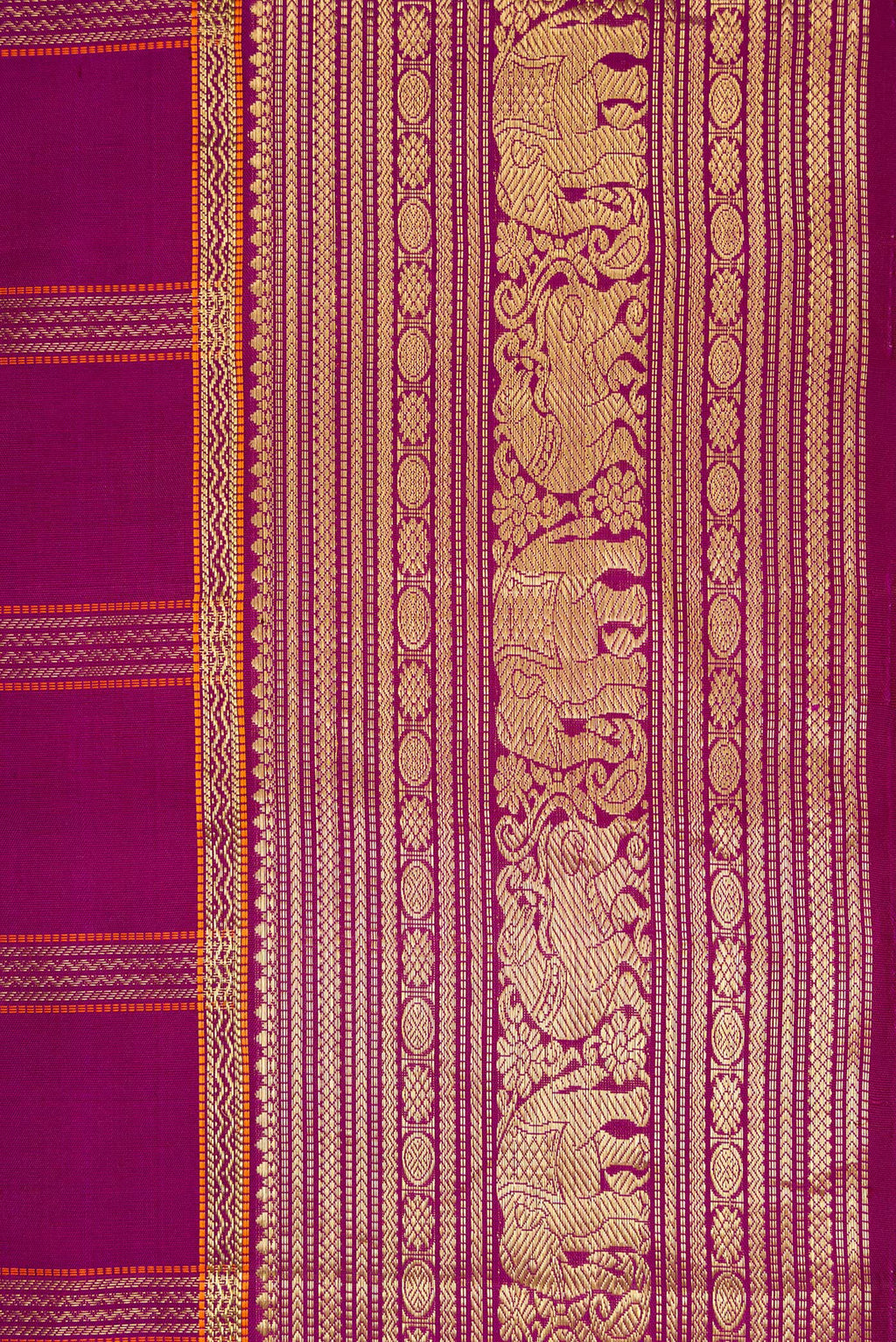 Border image of Pure Silk Pure Zari Magenta Dual Tone Kanchipuram Saree with Checked design on the body and Zari Border. 