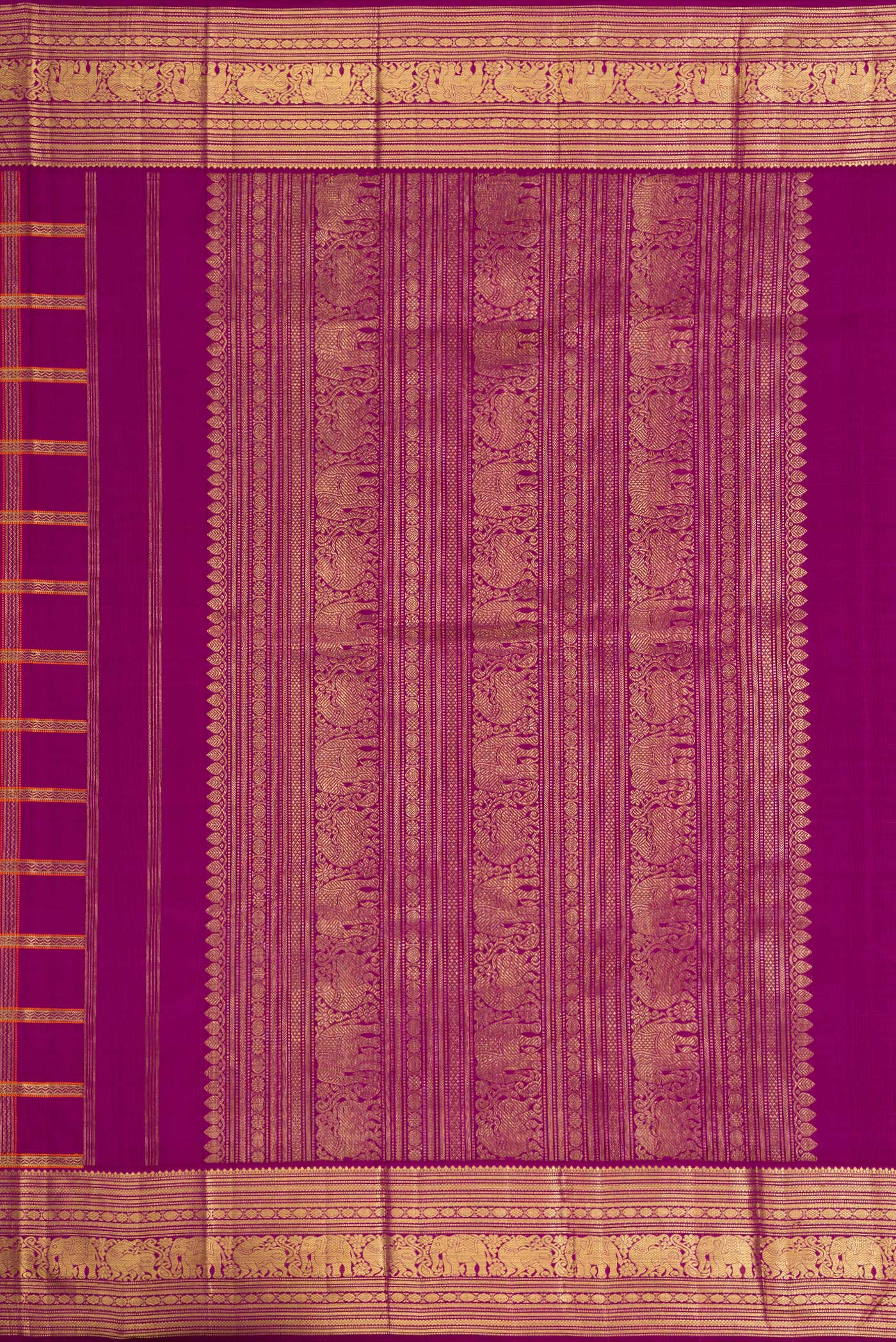 Close up image of the pallu of Pure Silk Pure Zari Magenta Dual Tone Kanchipuram Saree with Checked design on the body and Zari Border. 