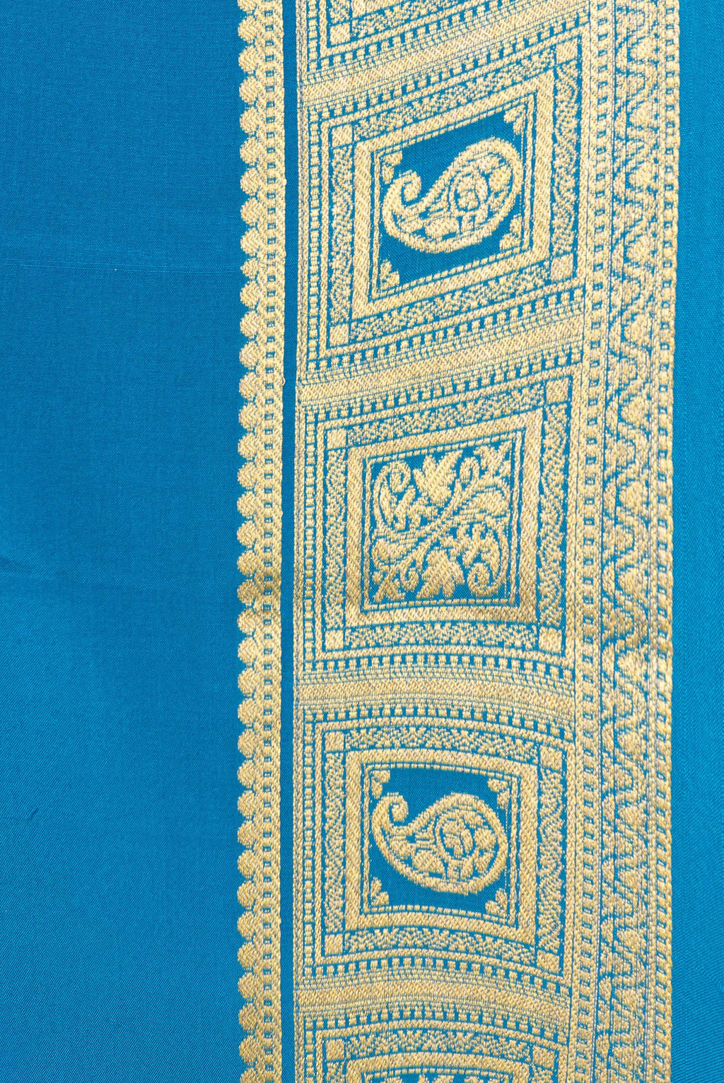 Border image of Sky Blue Dual Tone Mysore Silk Saree with Plain Body and Zari Border. 