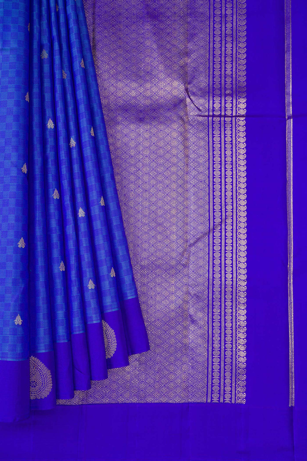 Pleats and pallu of Pure Silk Pure Zari Light Blue Dual Tone Kanchipuram Saree with Zari Butta on the body and Fancy Border. 