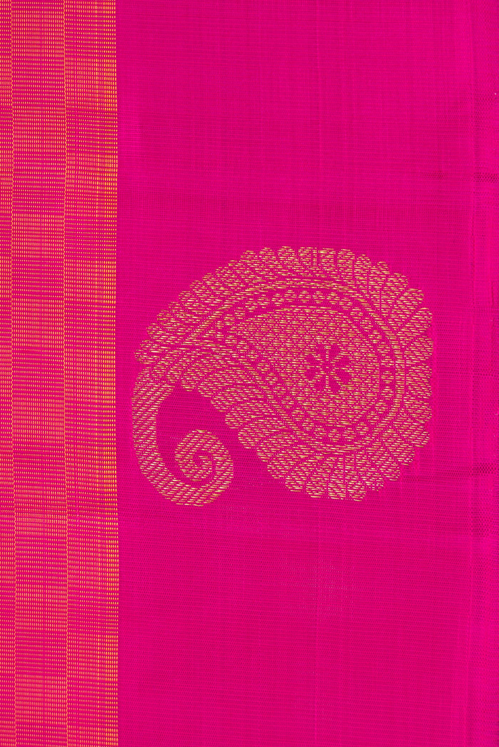 Border image of Pure Silk Pure Zari Peach Dual Tone Kanchipuram Saree with Zari Butta on the body and Fancy Border. 