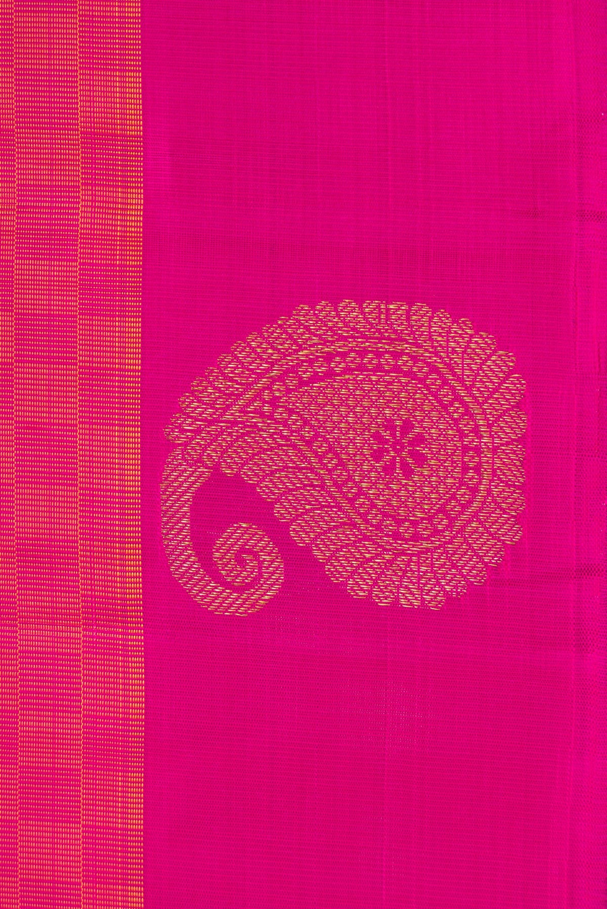 Border image of Pure Silk Pure Zari Peach Dual Tone Kanchipuram Saree with Zari Butta on the body and Fancy Border. 