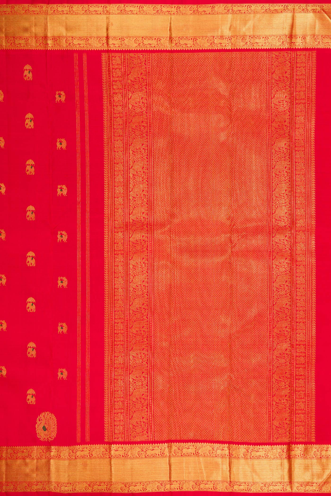 Close up image of the pallu of Pure Silk Pure Zari Red Dual Tone Kanjivaram Saree with Zari And Thread Butta on the body and Zari Border. 