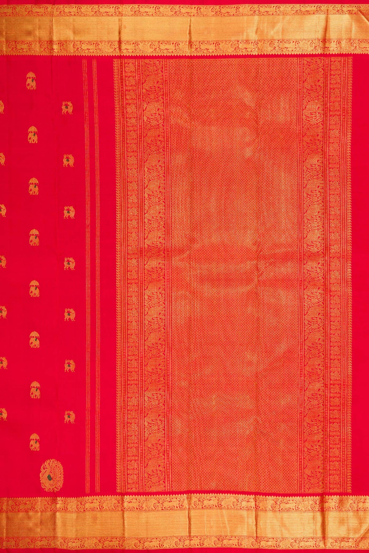 Close up image of the pallu of Pure Silk Pure Zari Red Dual Tone Kanjivaram Saree with Zari And Thread Butta on the body and Zari Border. 