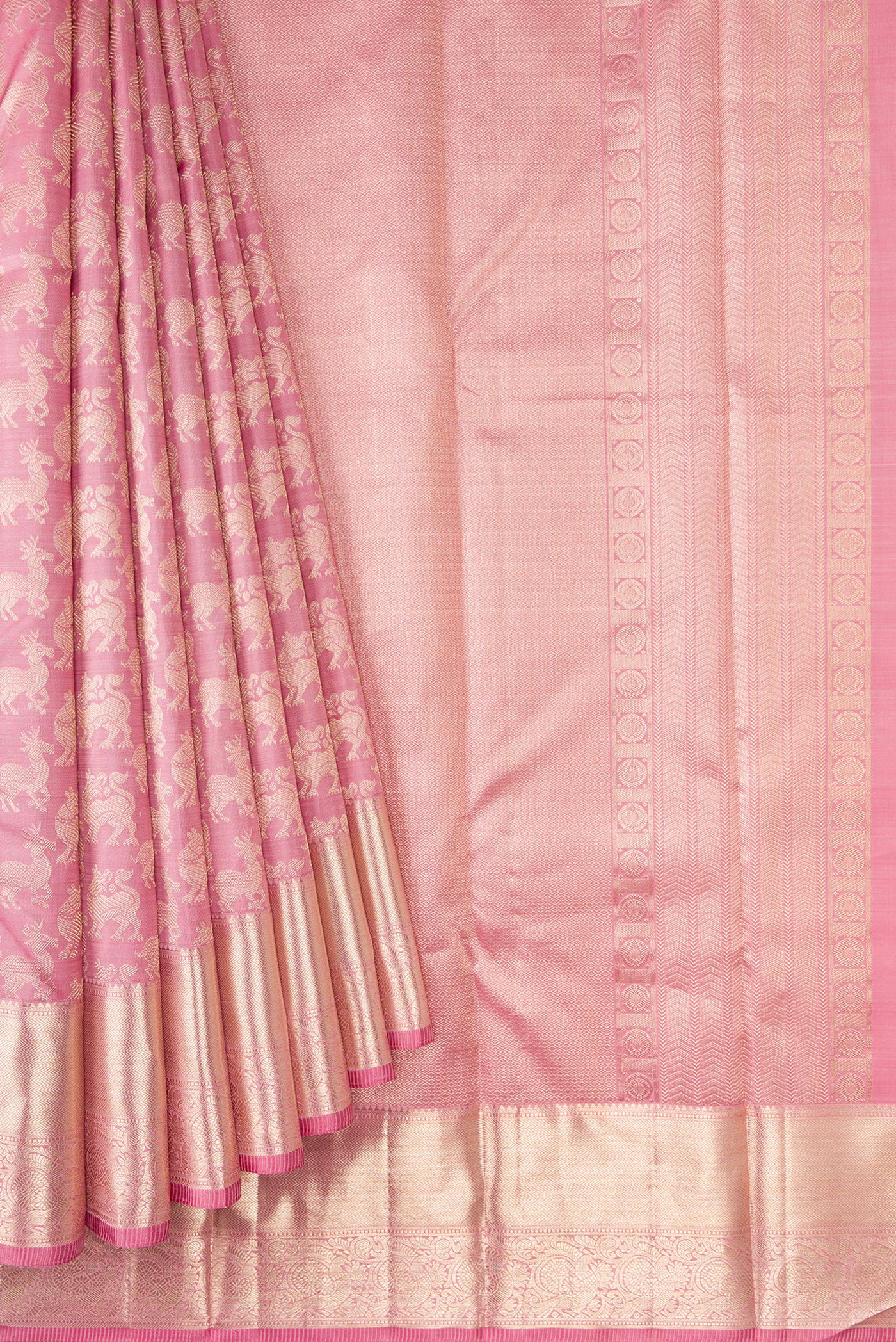 Pleats and pallu of Pink Dual Tone Kanchipuram Silk Saree with Zari Brocade on the body and Zari Border. 