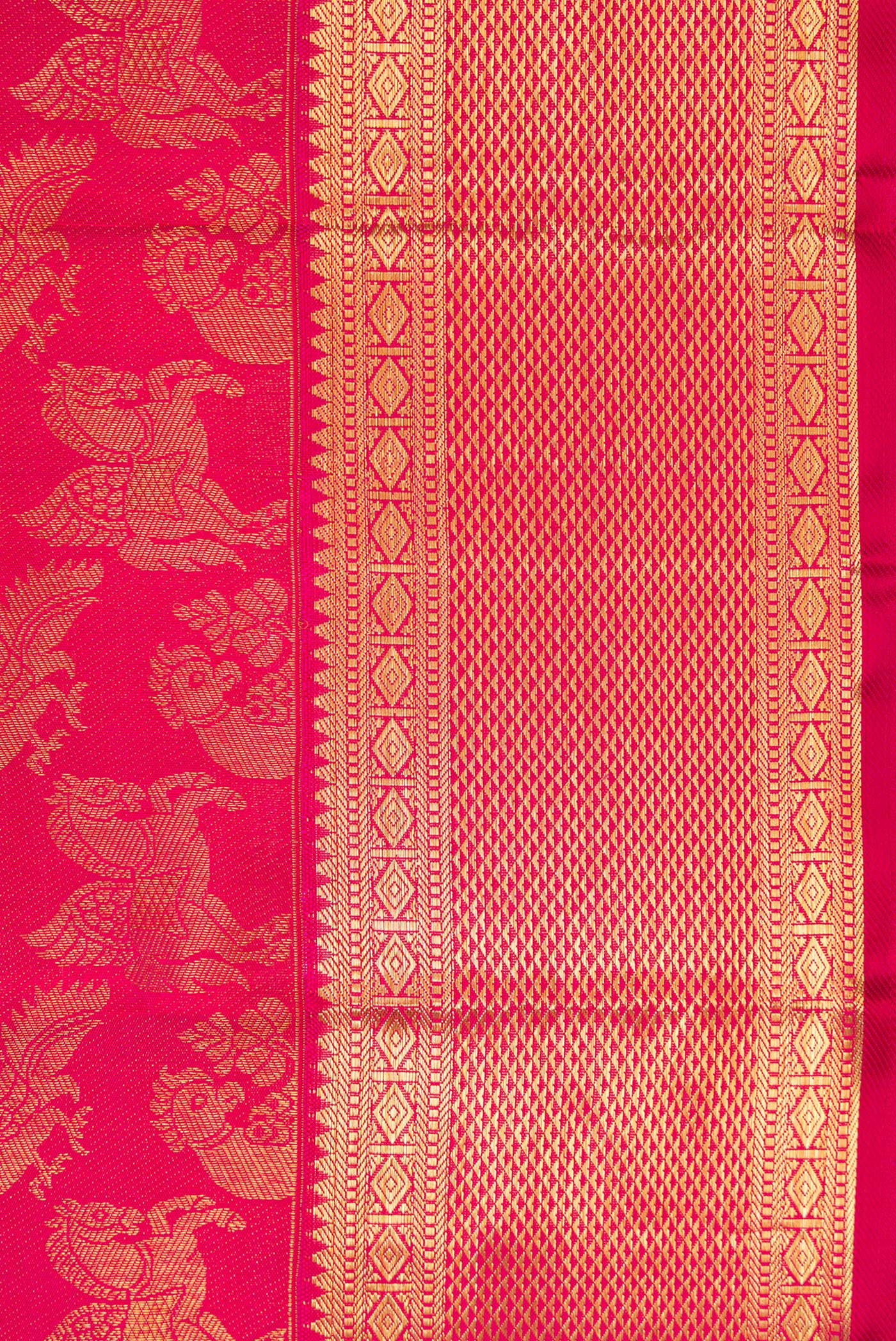 Border image of Pink Dual Tone Kanchipuram Silk Saree with Zari Brocade on the body and Zari Border. 