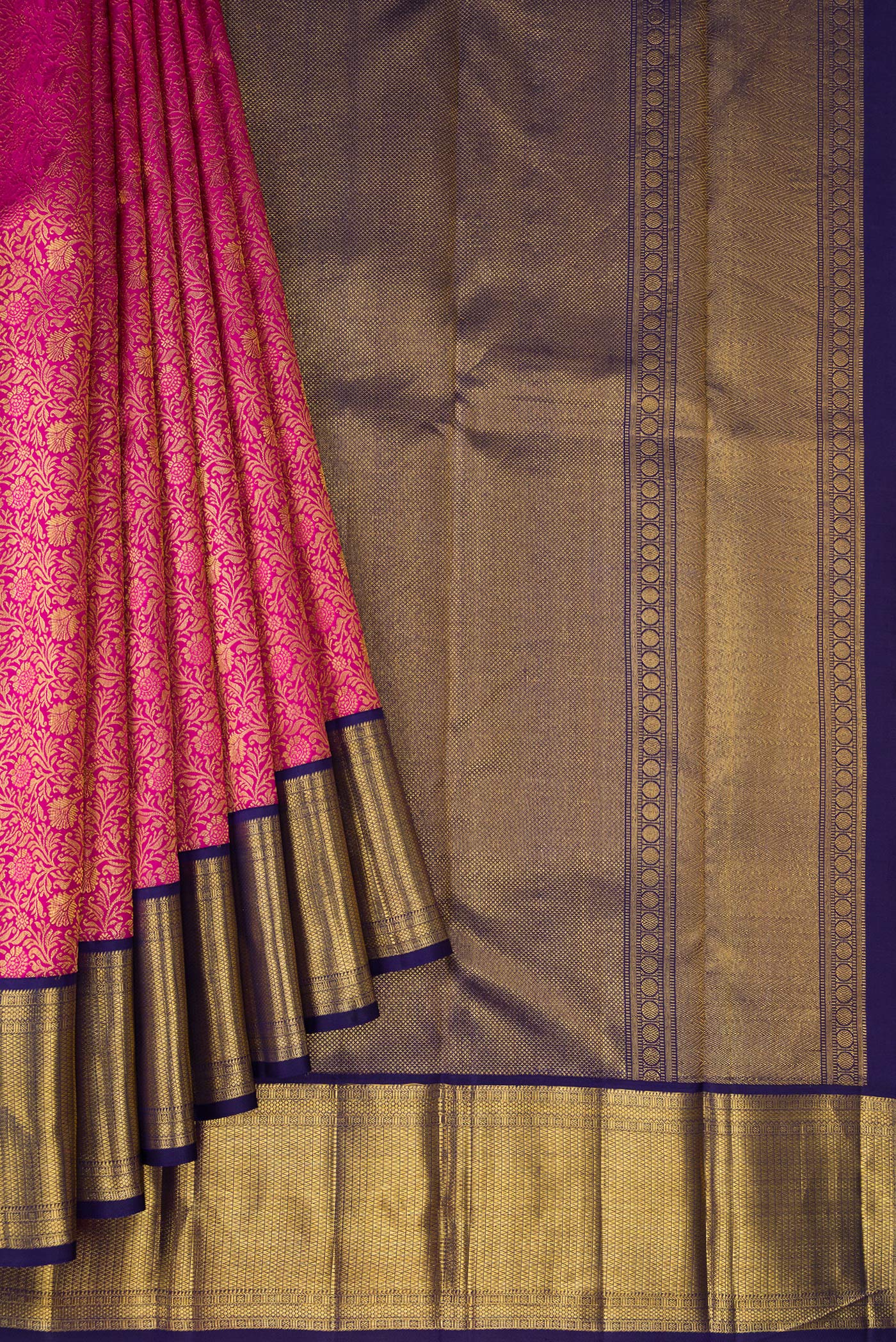 Pleats and pallu of Pink Dual Tone Kanjivaram Silk Saree with Zari Brocade on the body and Zari Border. 