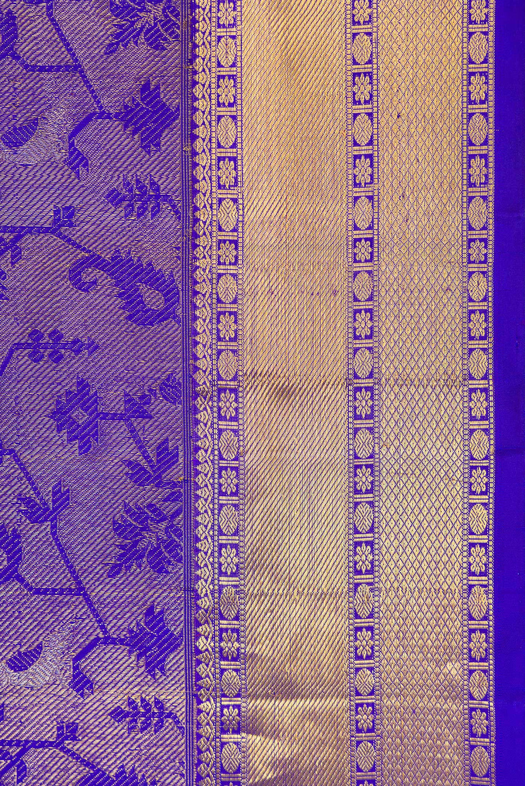 Border image of Royal Blue Dual Tone Kanchipuram Silk Saree with Zari Brocade on the body and Zari Border. 