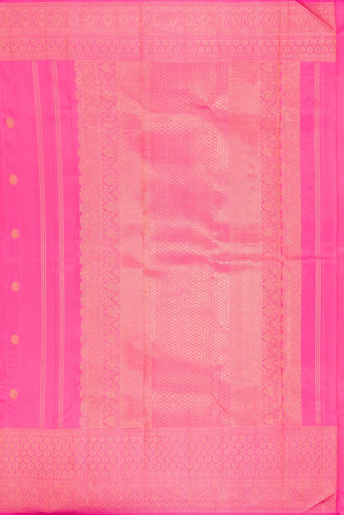 Close up image of the pallu of Pink Dual Tone Kanjivaram Silk Saree with Zari Butta on the body and Fancy Border. 