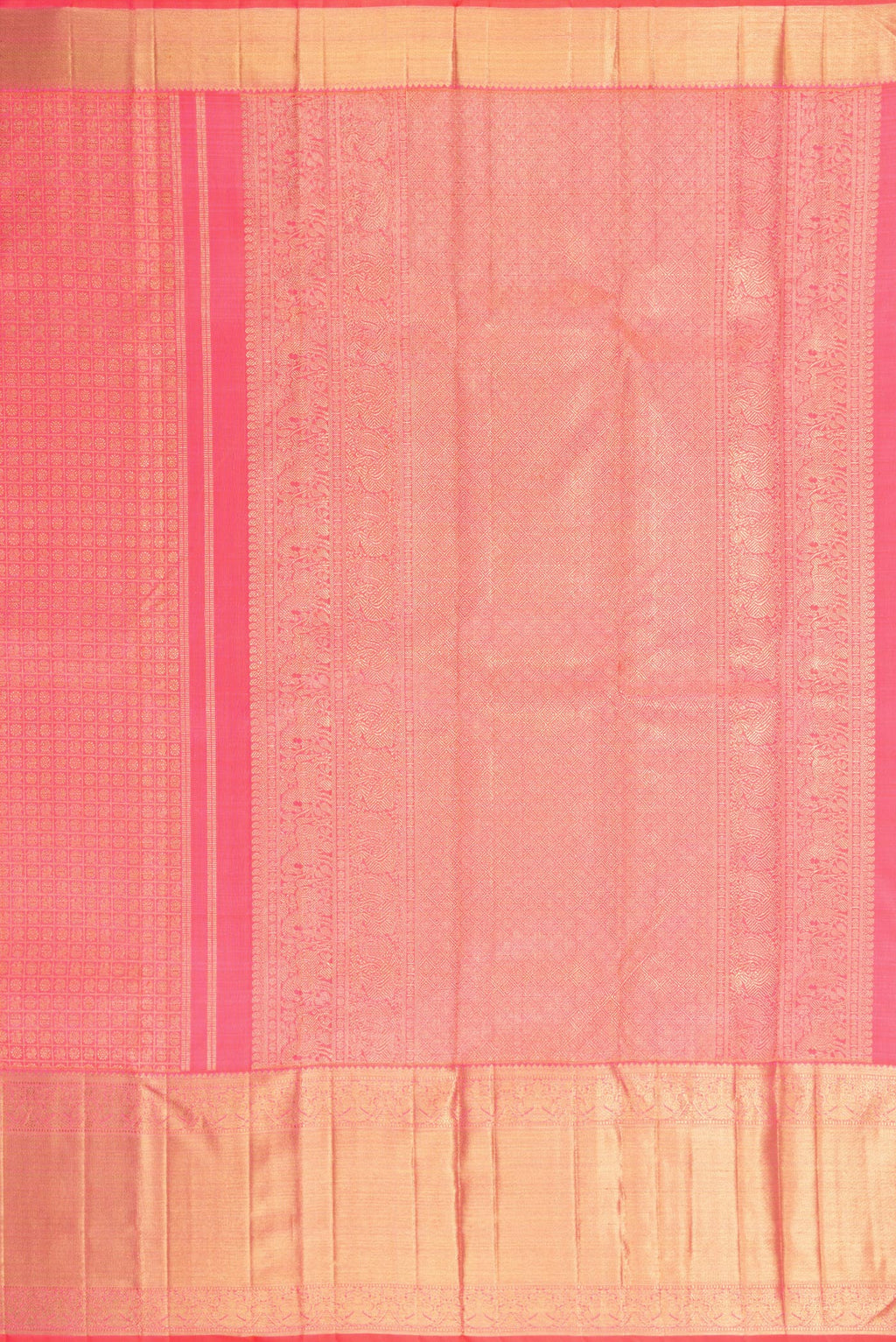 Close up image of the pallu of Pure Silk Pure Zari Pink Dual Tone Kanjivaram Saree with Zari Brocade on the body and Zari Border. 