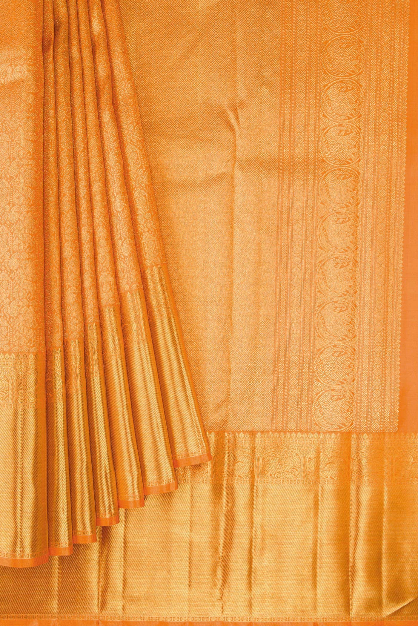 Pleats and pallu of Orange Dual Tone Kanjivaram Silk Saree with Zari Brocade on the body and Zari Border. 