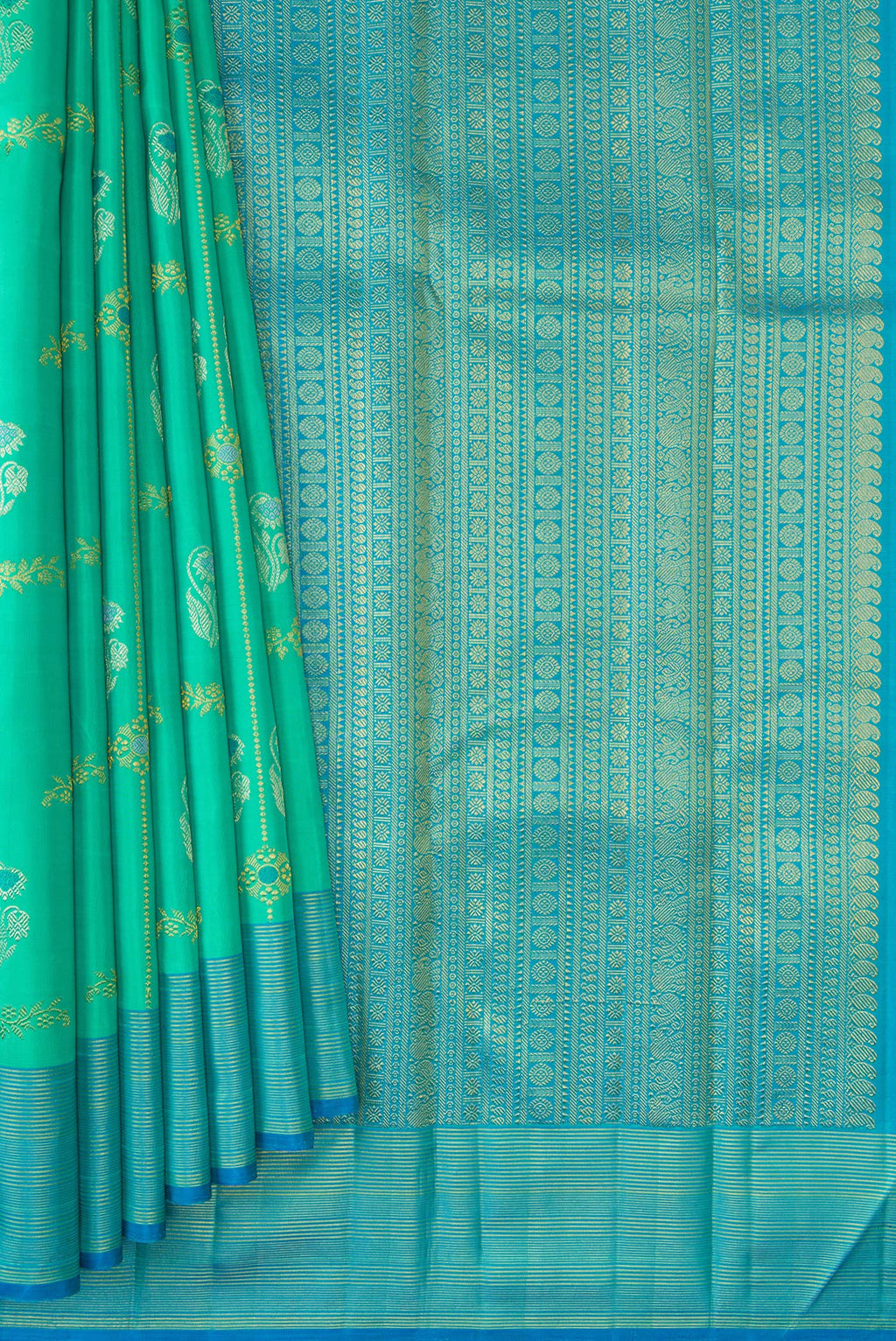 Pleats and pallu of Pure Silk Pure Zari Sea Green Dual Tone Kanjivaram Saree with Zari Butta on the body and Zari Border. 