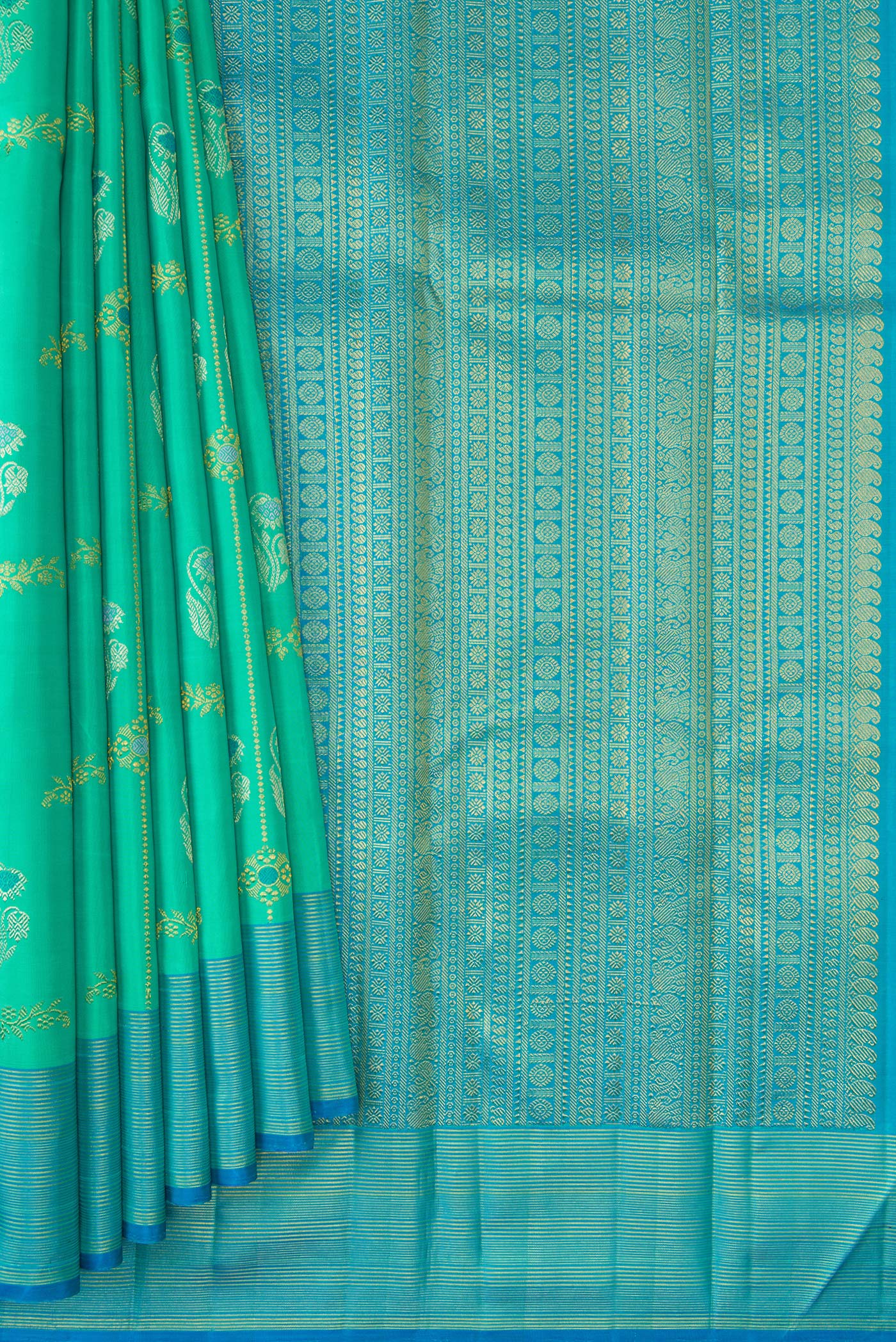Pleats and pallu of Pure Silk Pure Zari Sea Green Dual Tone Kanjivaram Saree with Zari Butta on the body and Zari Border. 