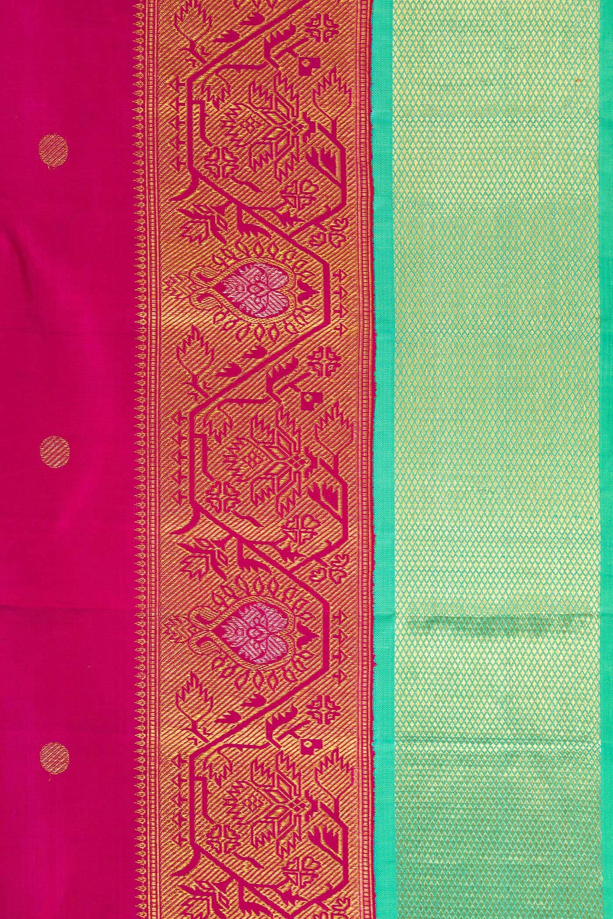 Border image of Pure Silk Pure Zari Magenta Dual Tone Kanchipuram Saree with Zari Butta on the body and Fancy Border. 