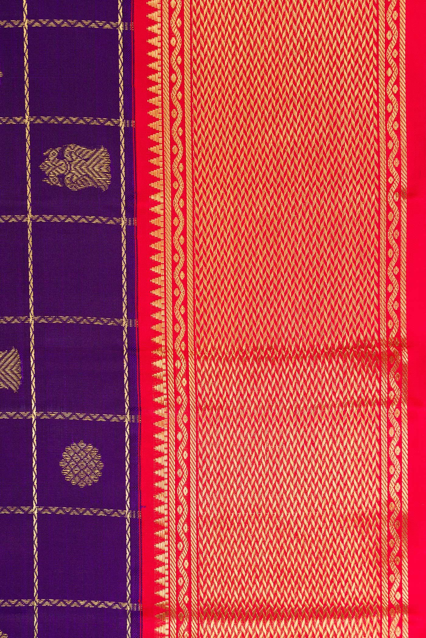 Border image of Pure Silk Pure Zari Violet Dual Tone Kanjivaram Saree with Checked design on the body and Zari Border. 