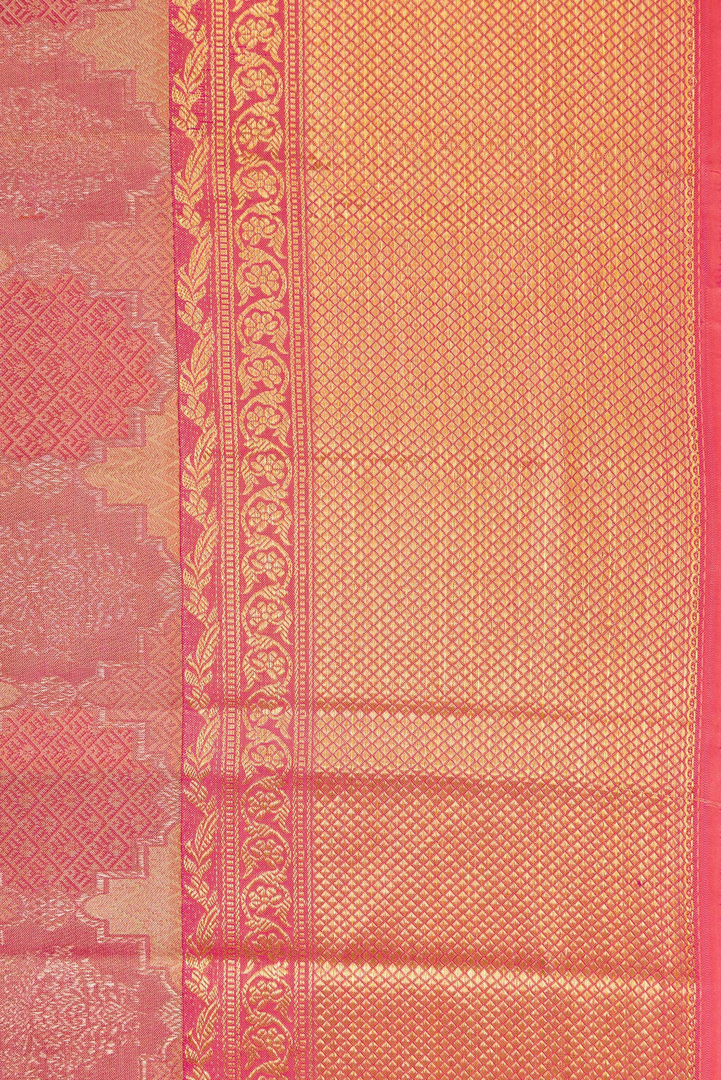 Border image of Dark Pink Dual Tone Kanjivaram Silk Saree with Jacquard With Zari Butta on the body and Zari Border. 