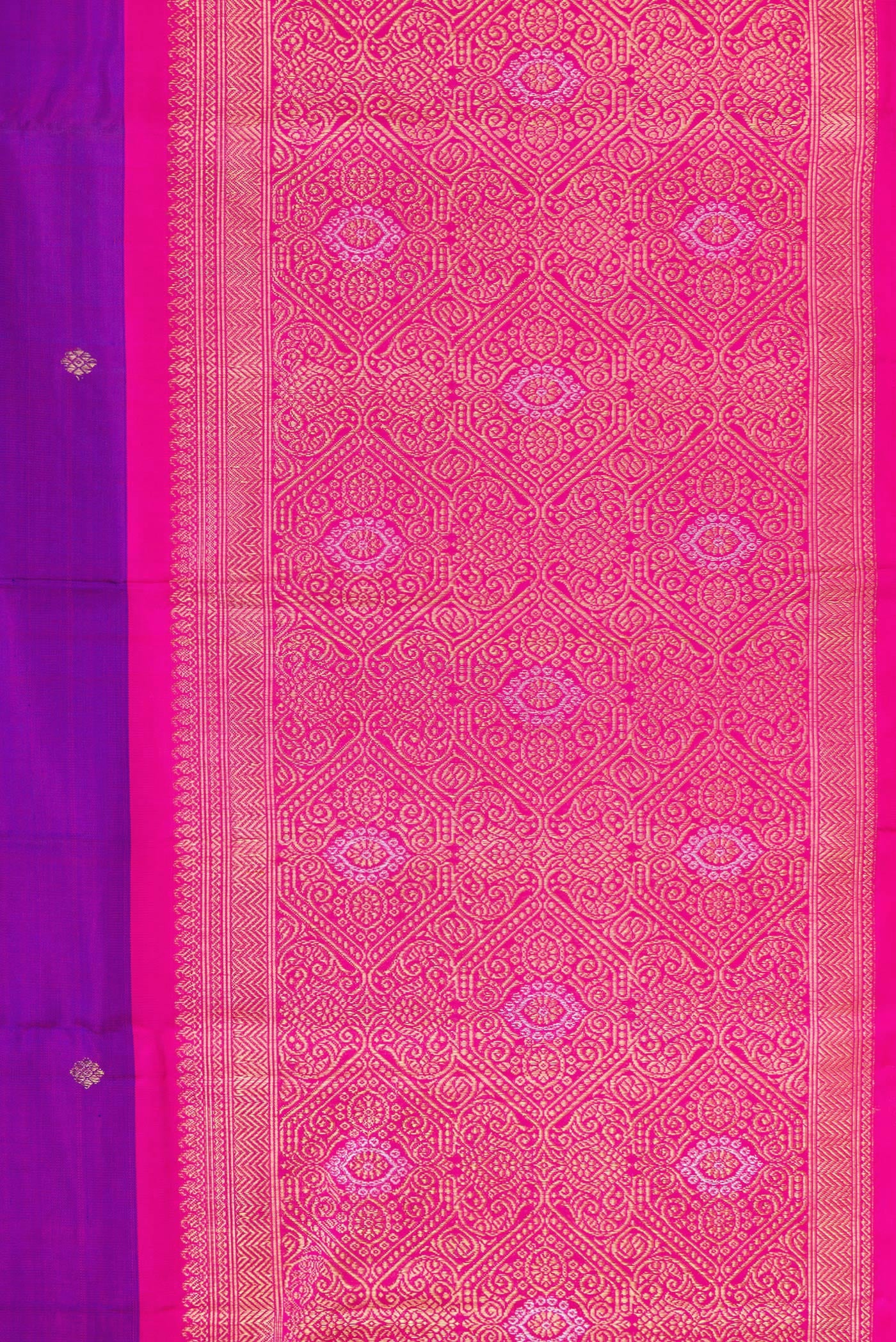 Border image of Pure Silk Pure Zari Purple Dual Tone Kanjivaram Saree with Zari Butta on the body and Fancy Border. 